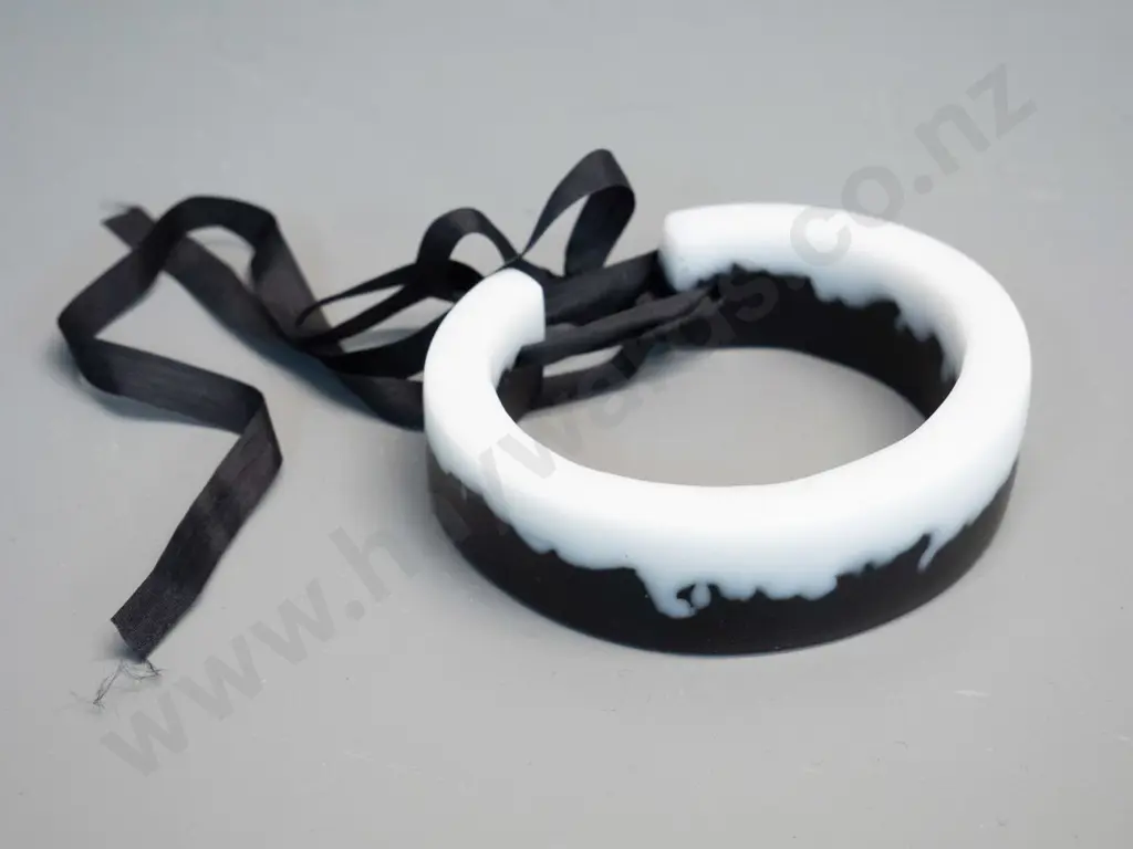 Lou Pendergast - cast glass bracelet L-93mm Image 1++