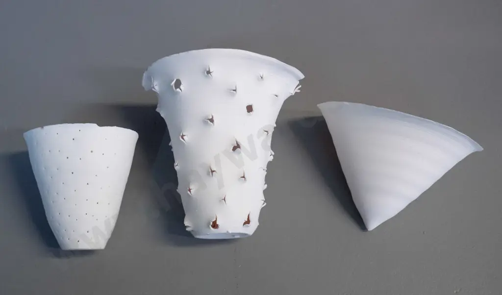 Emily Siddell 2001 - 3x pink porcelain beakers Image 1++