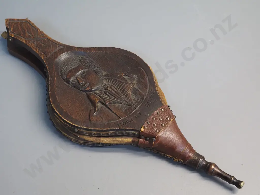 vintage oak & leather bellows with carved Robert Burns design - chip to handle end, strap broken L-490 W-180 Image 1++