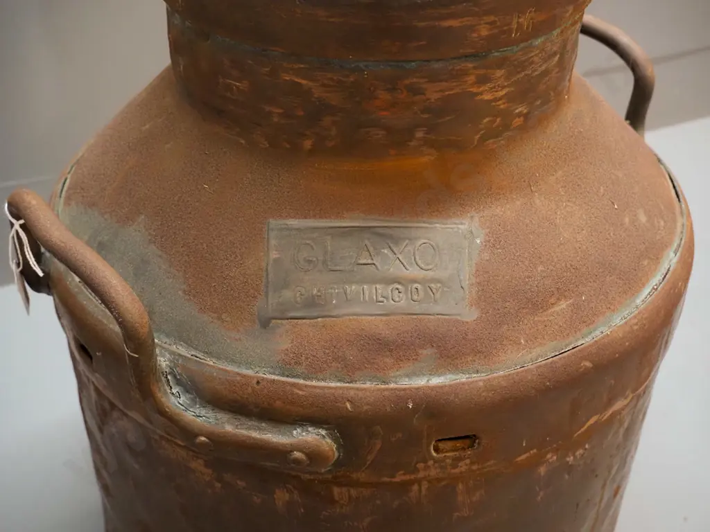large vintage copper milk can with Glaxo Chivilcoy plaque - surface oxidisation, lid wedged into place. H-480 D-380 Image 1++