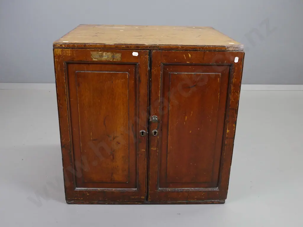 oak 2-door Masonic chest with 6 internal drawers, top one lined and divided, brass lock and escutcheons, panelled door Image 1++