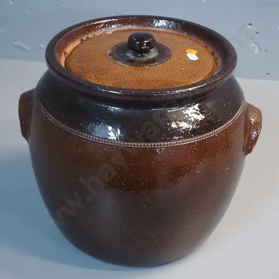 large salt-glazed lidded handled crock / jar - no maker's marks H-280 W-320