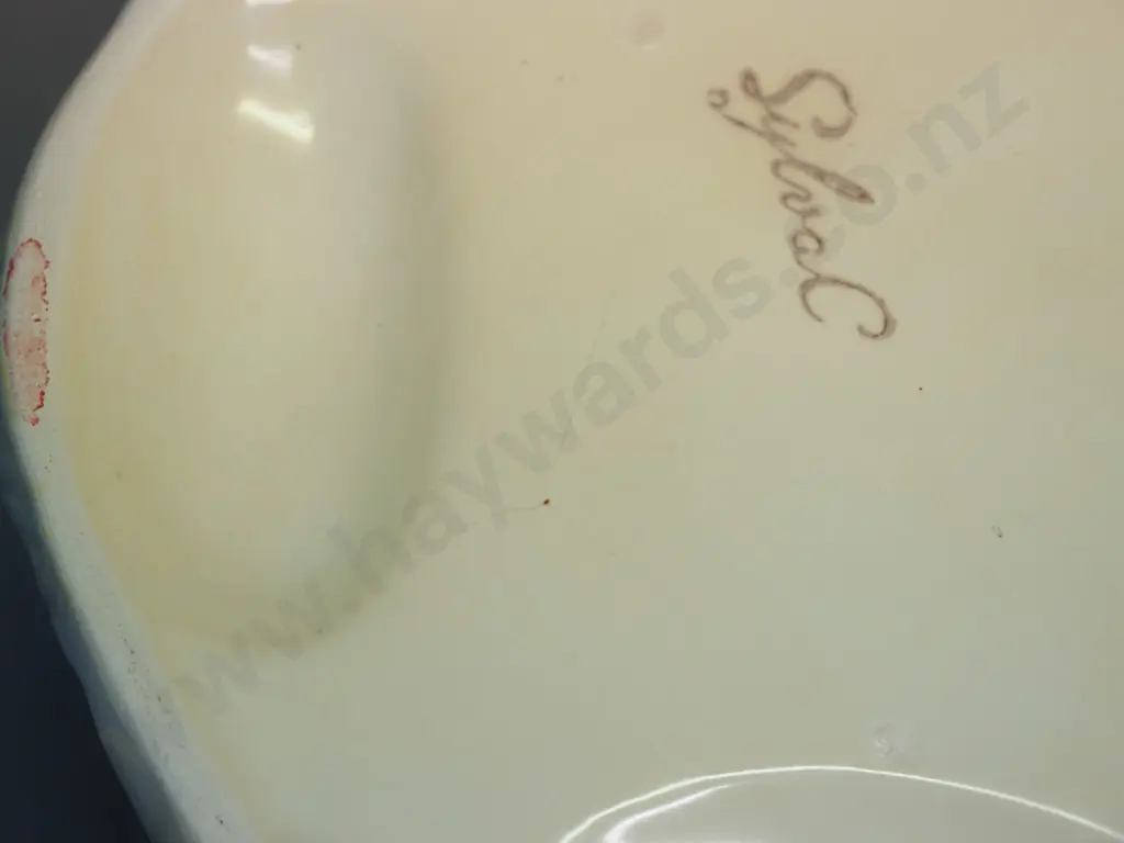 vintage Sylvac gnome and bunnies salad bowl - minor star shaped crack to base D-175 Image 1++