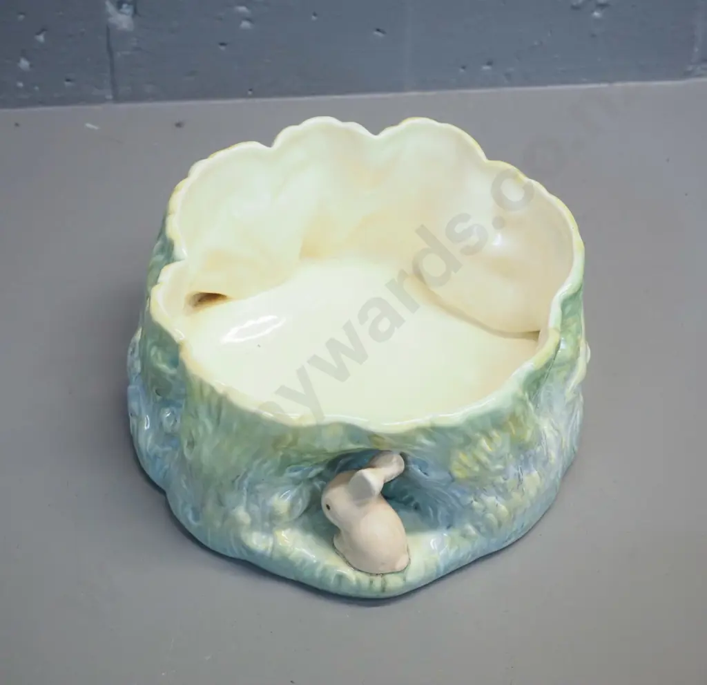 vintage Sylvac gnome and bunnies salad bowl - minor star shaped crack to base D-175 Image 1++
