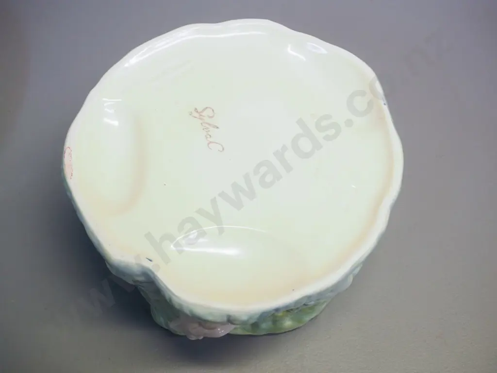 vintage Sylvac gnome and bunnies salad bowl - minor star shaped crack to base D-175 Image 1++