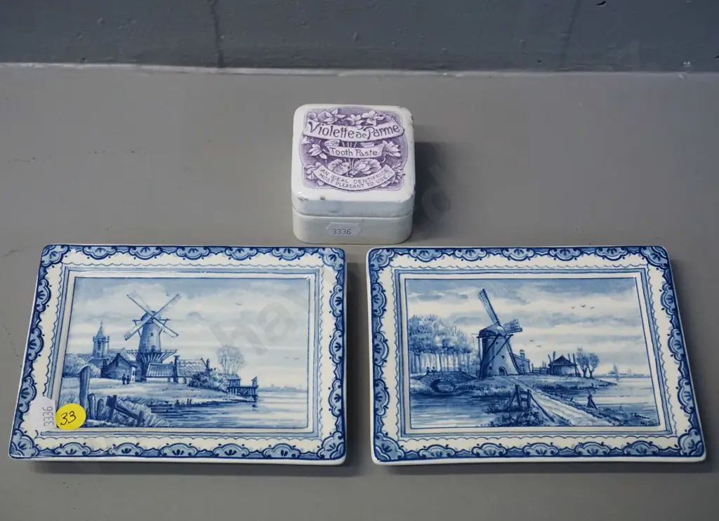 2 small Delft plates or wall plaques W-125 L-150 and a Violette de Parme toothpaste pot with Image 1++