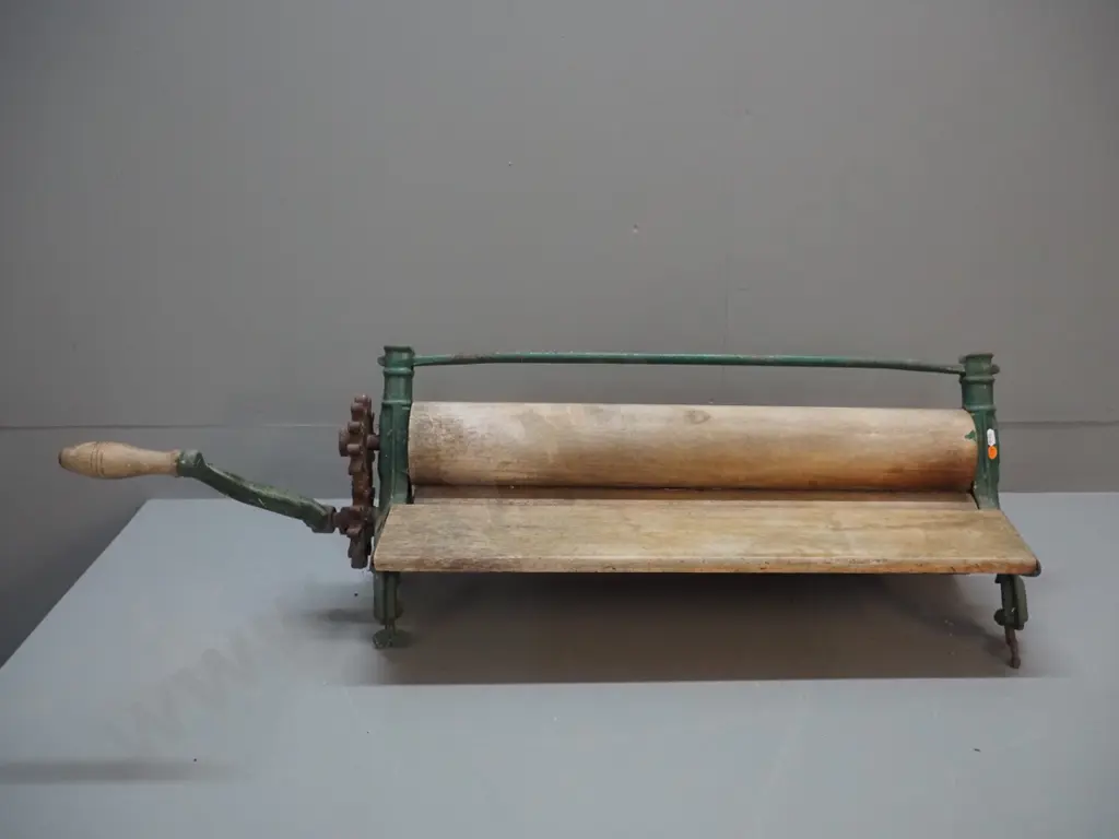 vintage cast iron and timber laundry mangle - mechanism siezed H-310 W-750 D-250 Image 1++