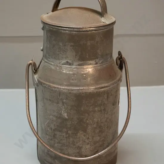 vintage small lidded cream can with handle H-250 D-120