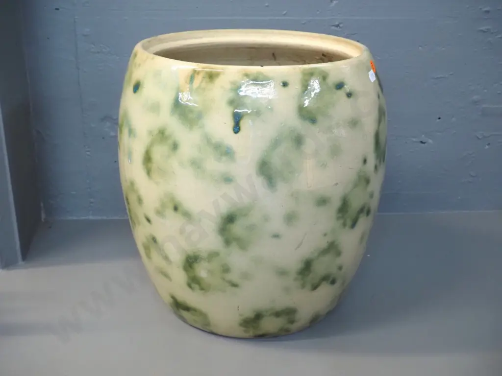 large (Timaru Potteries?) sponged pattern storage crock, no lid H-320 D-310 Image 1++