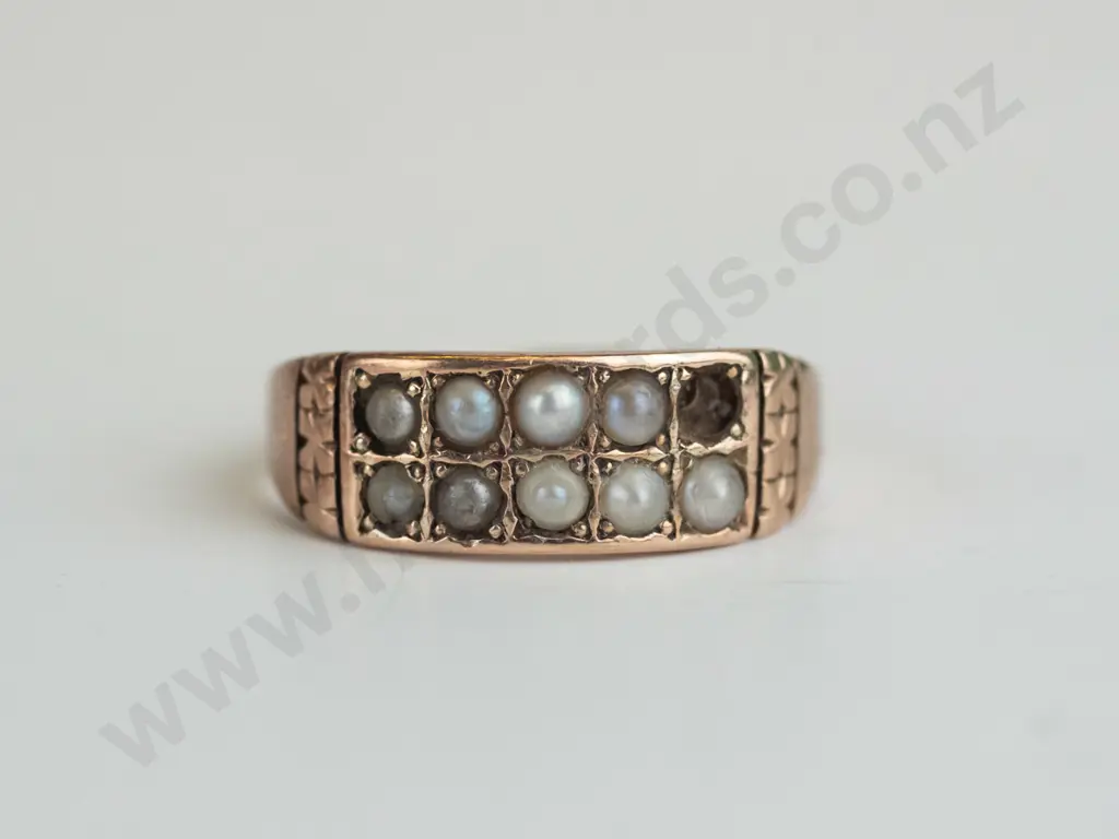 9ct double row seed pearl ring - 1 pearl missing - 3.1gms Image 1++