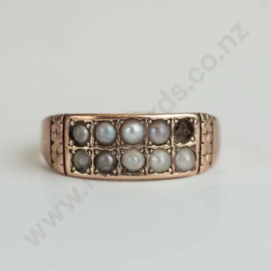9ct double row seed pearl ring - 1 pearl missing - 3.1gms