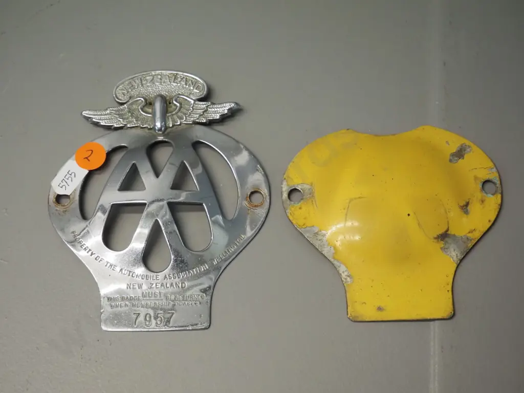 vintage New Zealand Automobile Association chrome car badge with yellow insert - some paint loss Image 1++