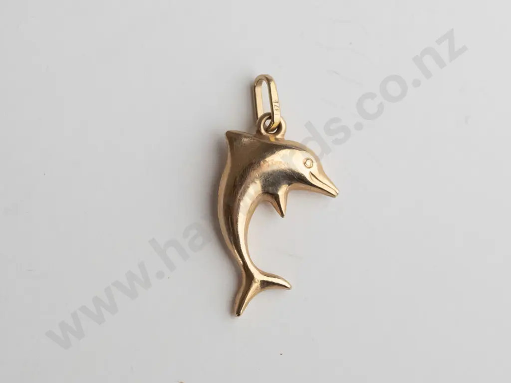 gold dolphin pendant - no chain stamped 375 Image 1++