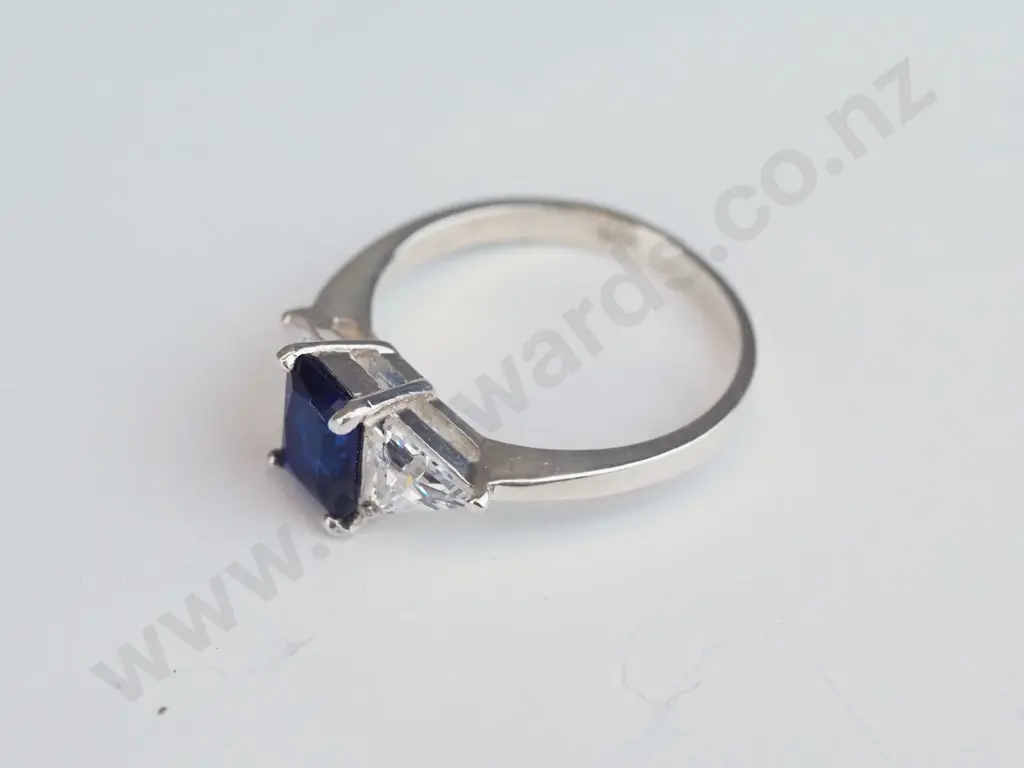 silver dress ring stamped 925 Image 1++
