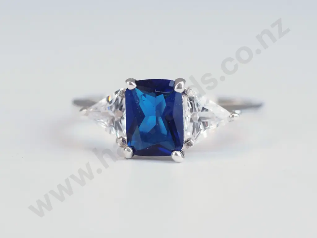 silver dress ring stamped 925 Image 1++