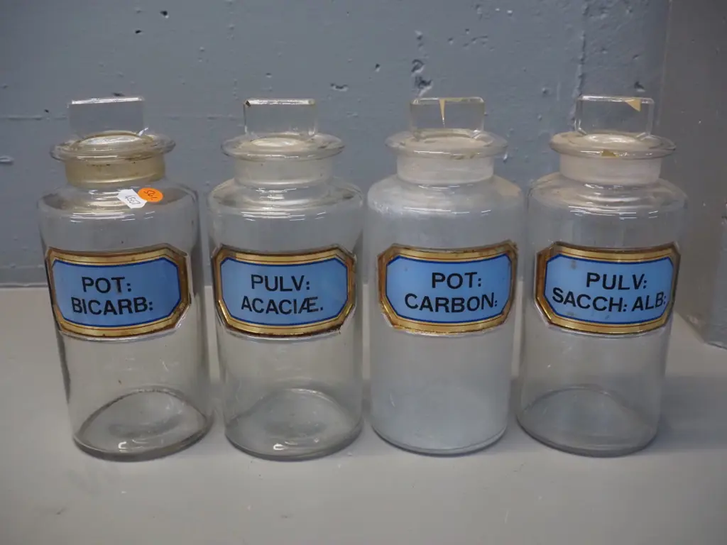 4 stoppered apothecary bottles with labels - some stoppers stuck - H-220 D-90 Image 1++
