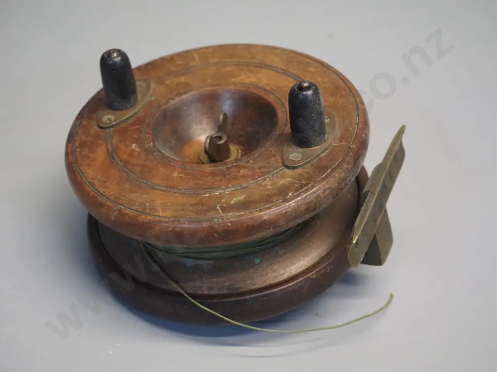 vintage timber & brass spinning reel - no maker's marks, a few small holes and chip Diameter 130 Image 1++