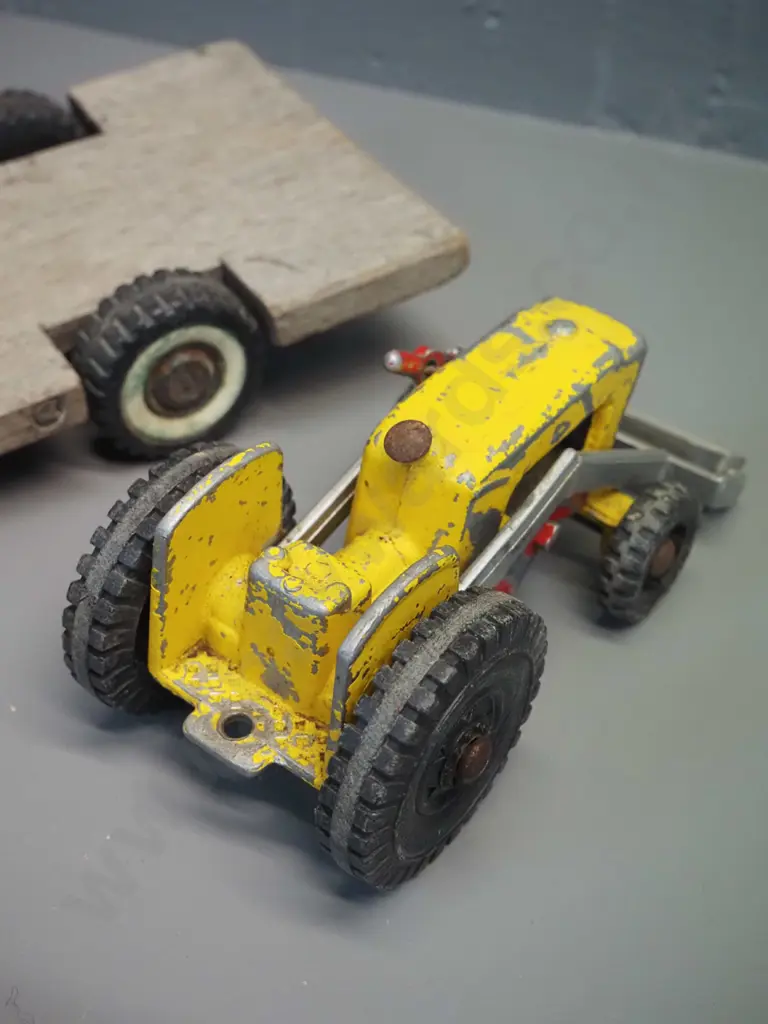 Fun Ho die-cast tractor with front end loader L-230 and a home-made timber trailer with Buddy L wheels L-230 Image 1++