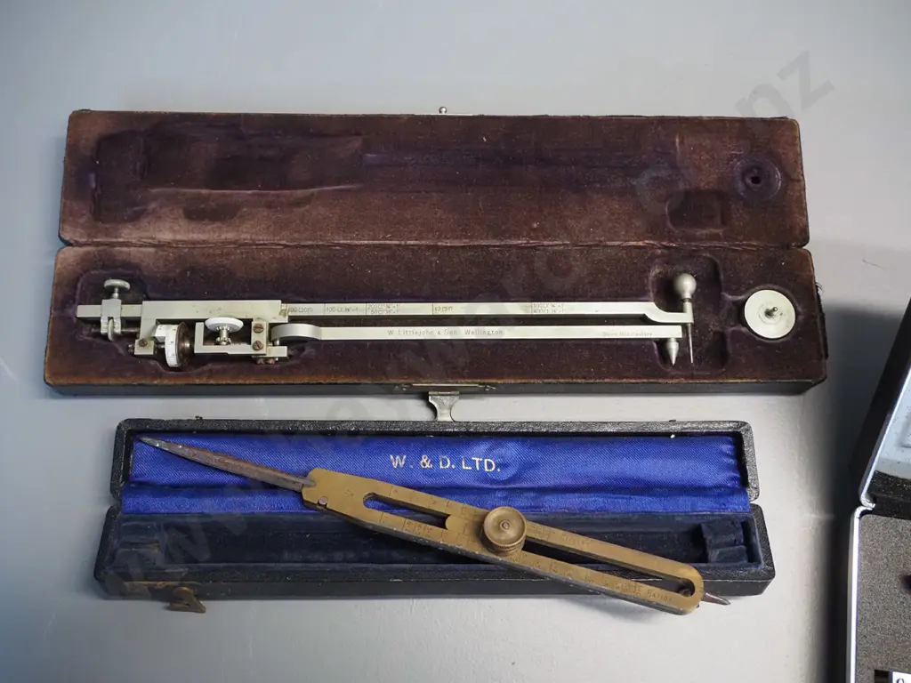 3 cased engineering or drafting tools - Koizumi Type KP-27 compensating planimeter, one marked Littlejohn & Son Image 1++