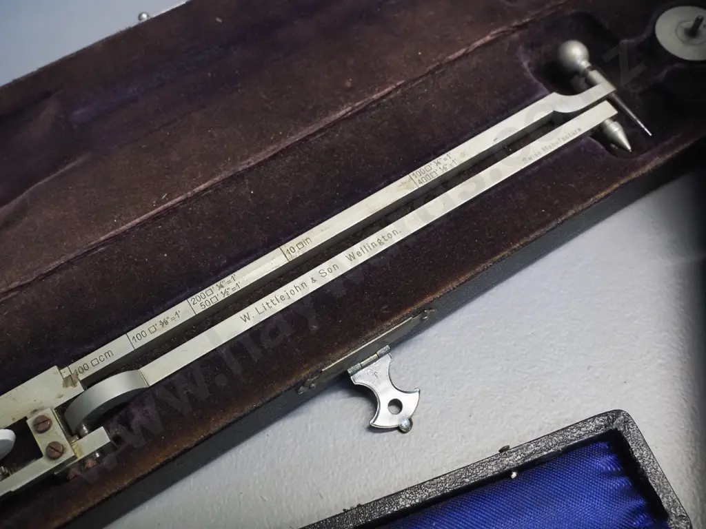 3 cased engineering or drafting tools - Koizumi Type KP-27 compensating planimeter, one marked Littlejohn & Son Image 1++