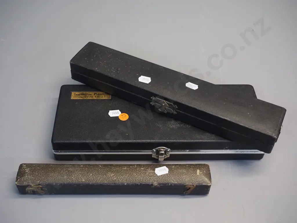 3 cased engineering or drafting tools - Koizumi Type KP-27 compensating planimeter, one marked Littlejohn & Son Image 1++