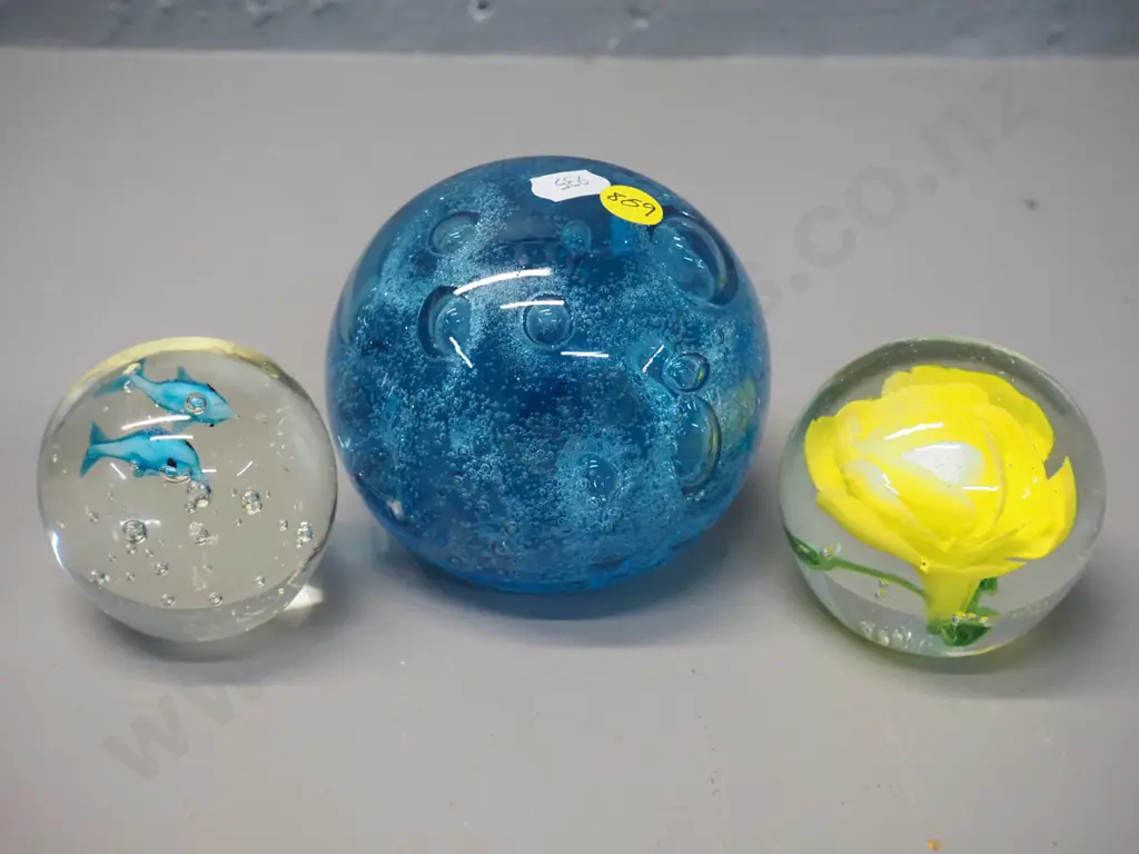 3 glass paperweights - largest is D-100 Image 1++