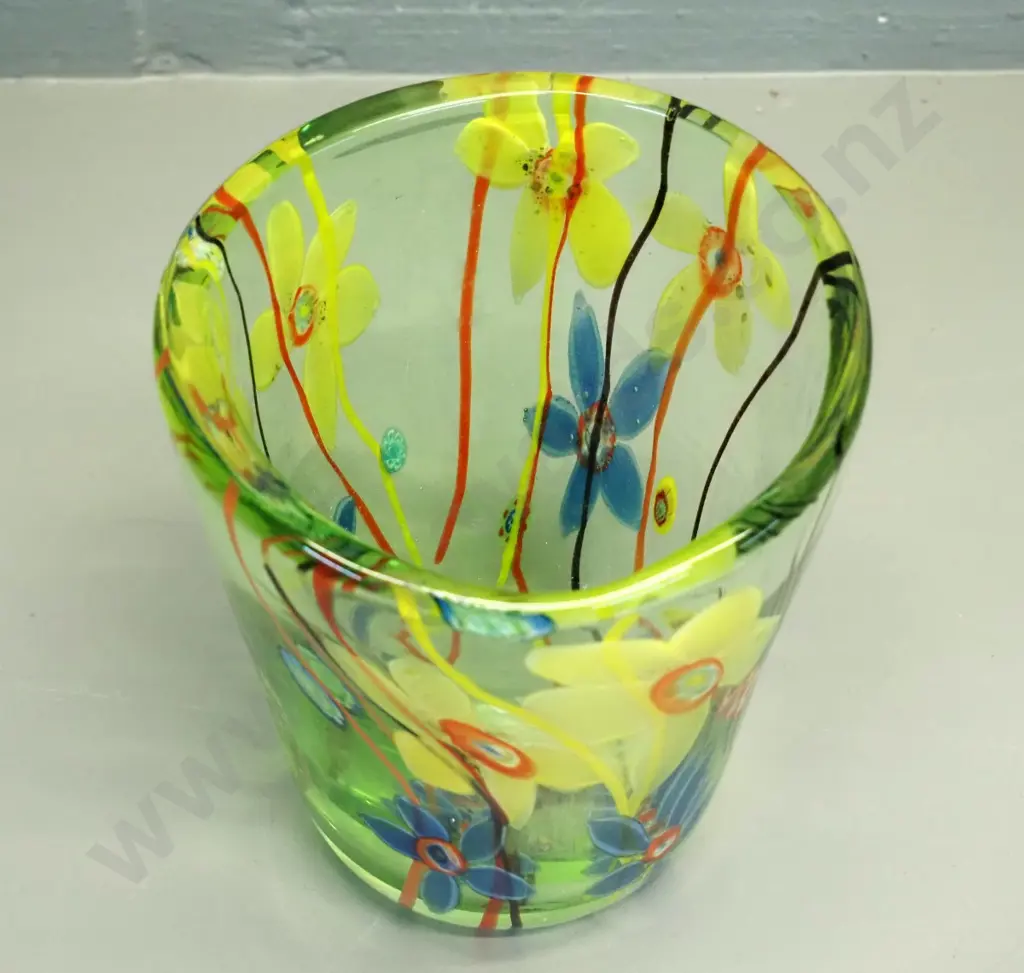 art glass vase - bright green with millefiore and flower motifs H-170 D-160 at rim Image 1++