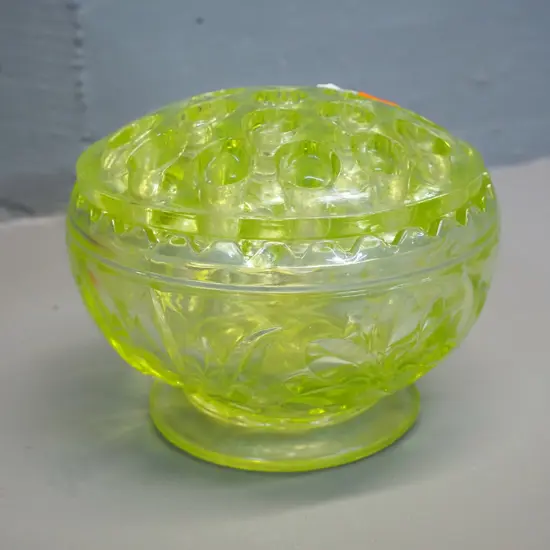 vintage green uranium glass rose bowl with frog H-100 D-140