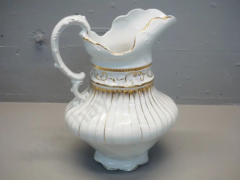 white with gold decoration bedroom jug H-310 Image 1++