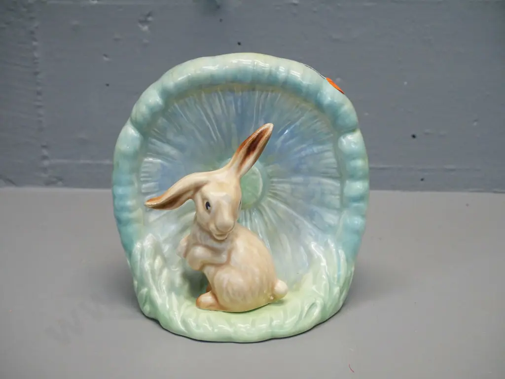Sylvac rabbit & flower shape vase H-160 W-150 Image 1++