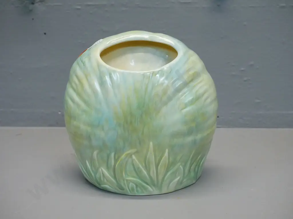 Sylvac rabbit & flower shape vase H-160 W-150 Image 1++