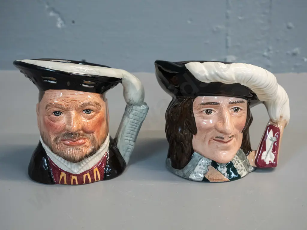 2 character jugs - D'artagnan H-100 W-110 and Henry VIII Image 1++