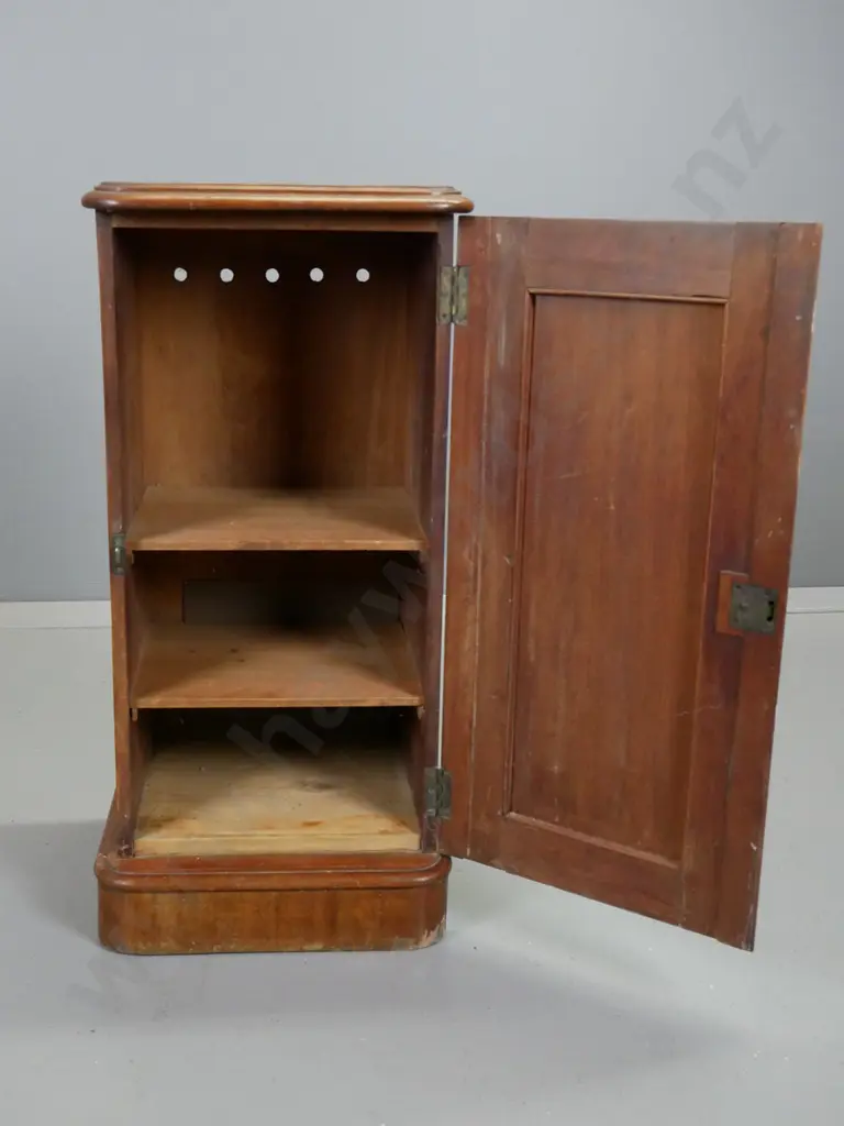 Victorian mahogany bedside cupboard w/ 2 shelves, wooden knob handle - borer in bottom plate, some tape residue, Image 1++