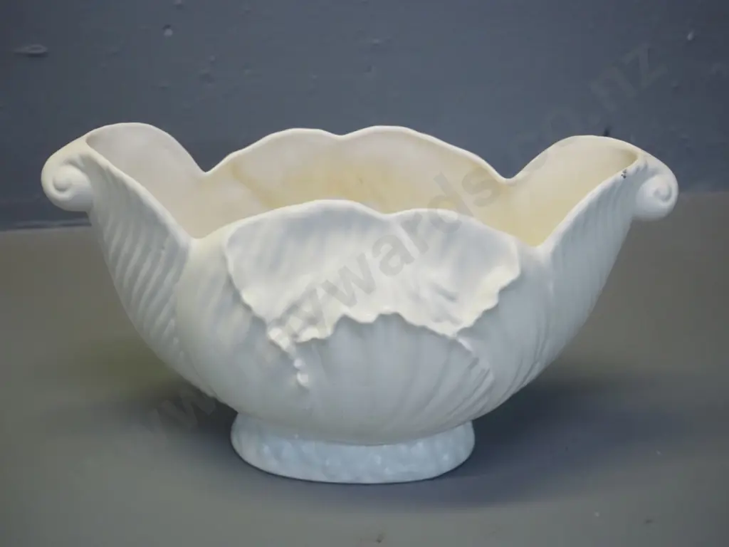 Crown Lynn cabbage leaf vase No. 598 H-170 L-300 Image 1++
