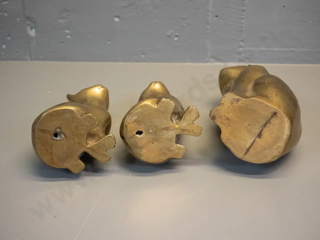 set of 3 brass cats - larger one is H-200 Image 1++
