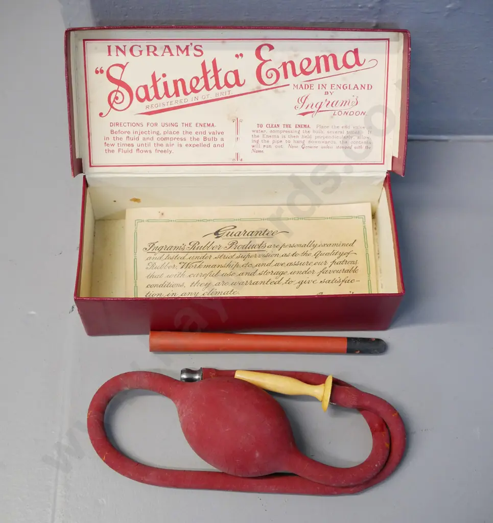 vintage medical item - Ingrams Satinetta enema set in original box H-50 W-180 D-80 Image 1++