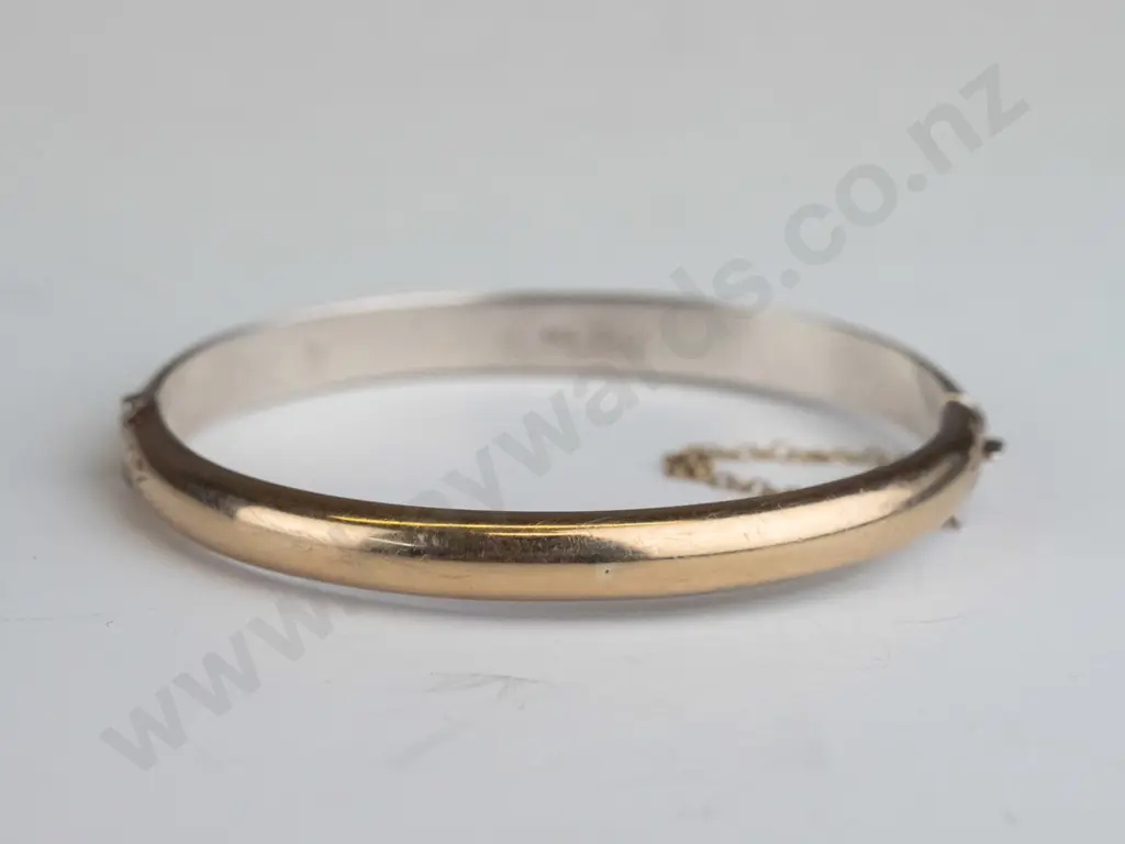 bangle with safety chain stamped 9ct stg sil Image 1++