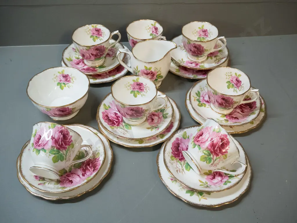 Royal Albert American Beauty 20-piece tea set and additional cup Image 1++