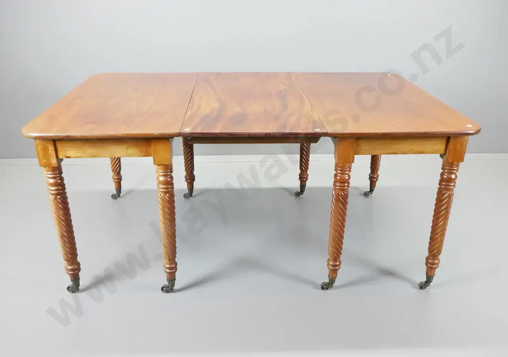 regency mahogany dining table with four victorian mahogany balloon back turned leg chairs with carved backsplat Image 1++