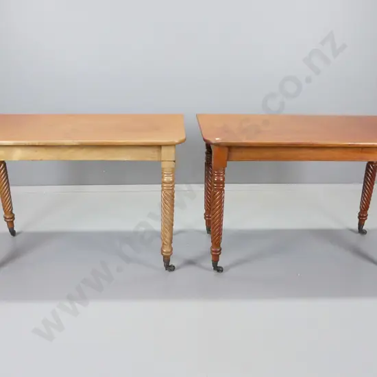 regency mahogany dining table with four victorian mahogany balloon back turned leg chairs with carved backsplat