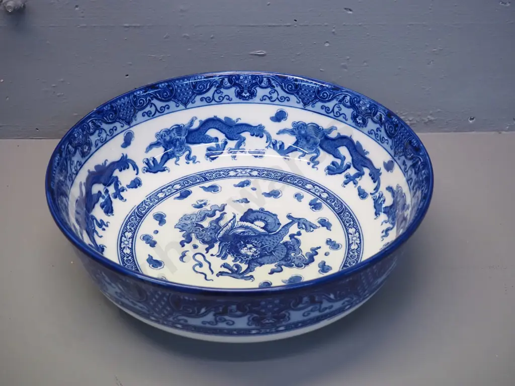 large Royal Doulton flow blue "Oyama" pattern Chinese dragon motif bowl - small chip to rim H-130 D-390 Image 1++