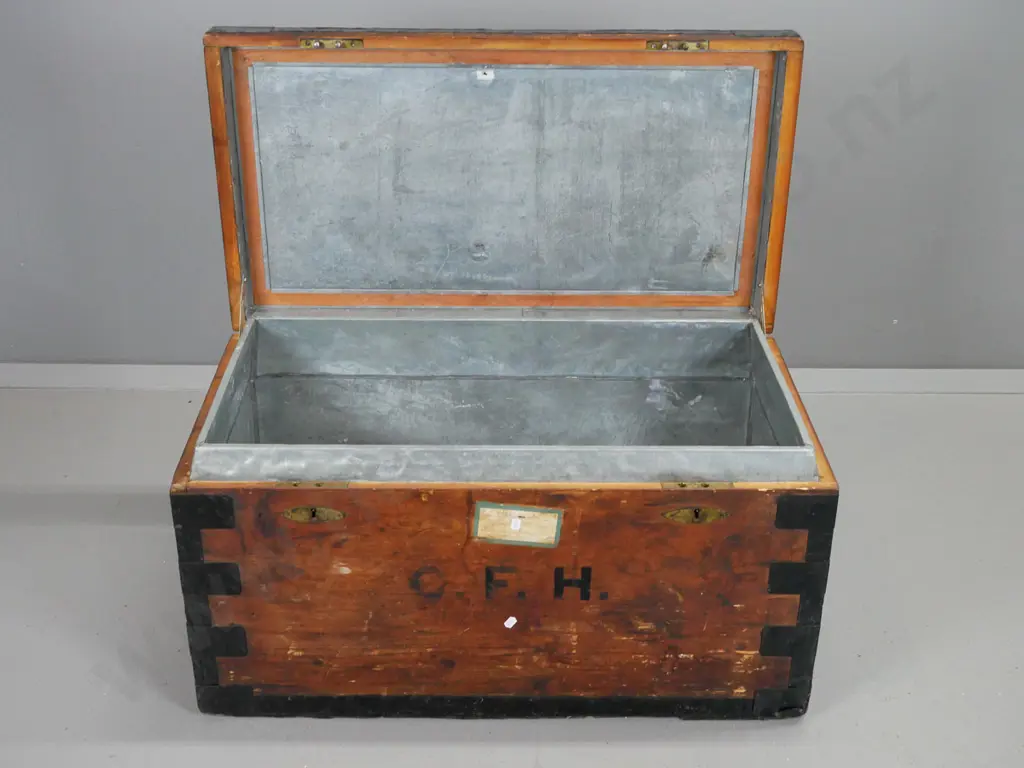 vintage pine trunk with metal strapping and cap corners, tin lined, metal carry handles H-450 W-840 D-450 Image 1++