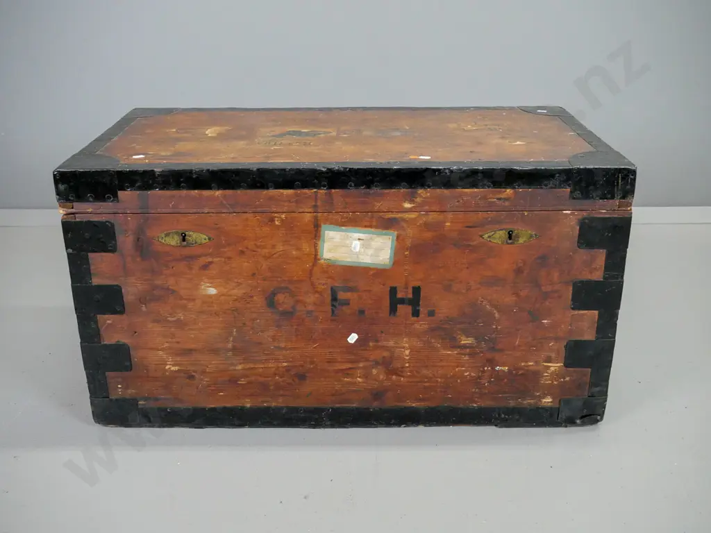vintage pine trunk with metal strapping and cap corners, tin lined, metal carry handles H-450 W-840 D-450 Image 1++