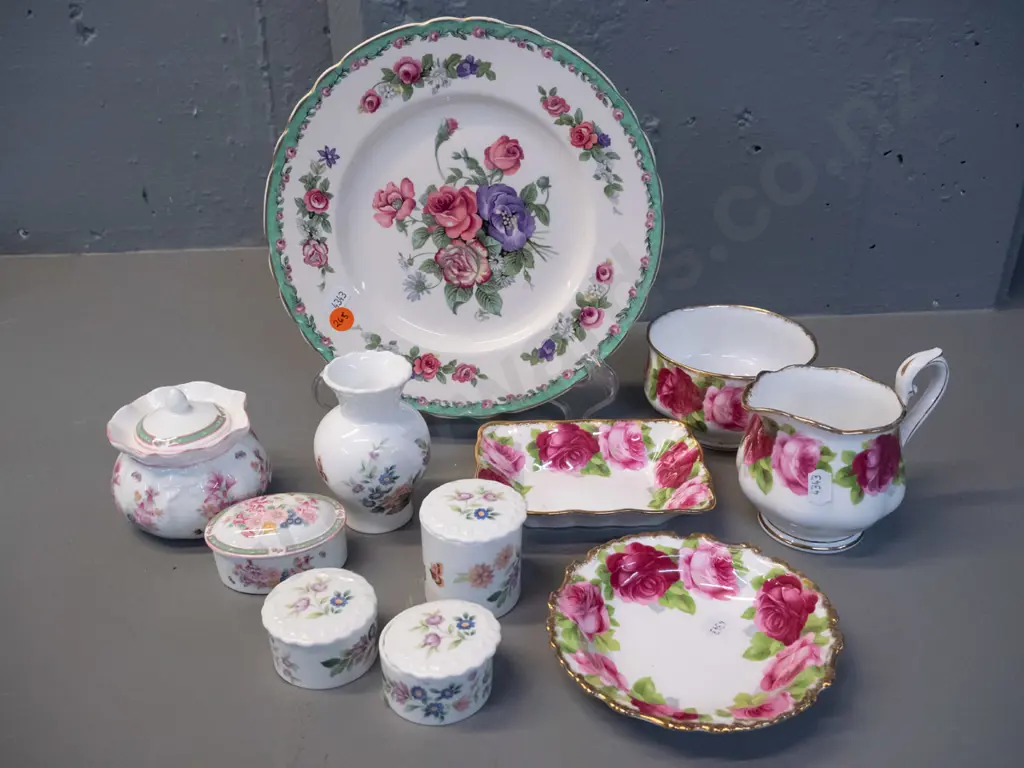assorted English china - Royal Staffordshire Clarice Cliff  'Nancy' plate D-225, 2 Royal Doulton Arabella lidded pots, 3 Image 1++
