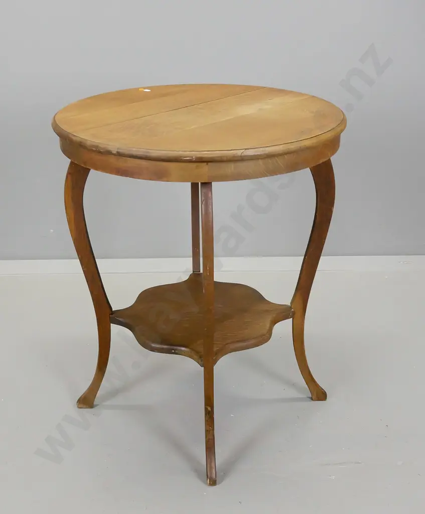 oak 2-tier round lamp table - some wear to varnish H-740 D-610 Image 1++