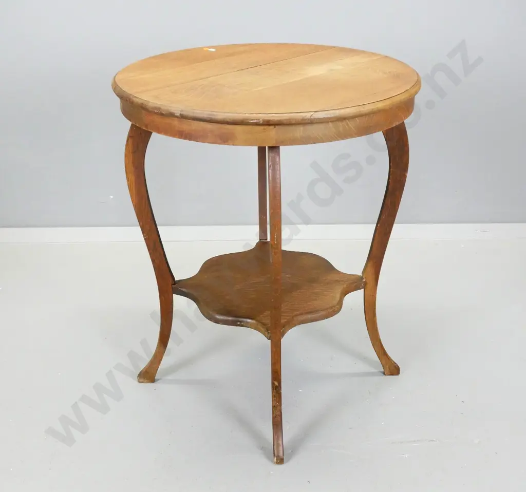 oak 2-tier round lamp table - some wear to varnish H-740 D-610 Image 1++