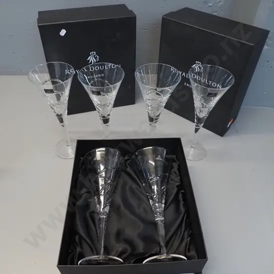 6 Royal Doulton crystal wine glasses H-250 in 3 fitted boxes marked "Saturn Wine 270ml"