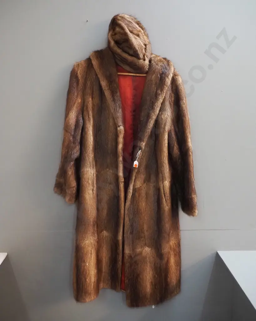 brown fur coat with matching hat Image 1++