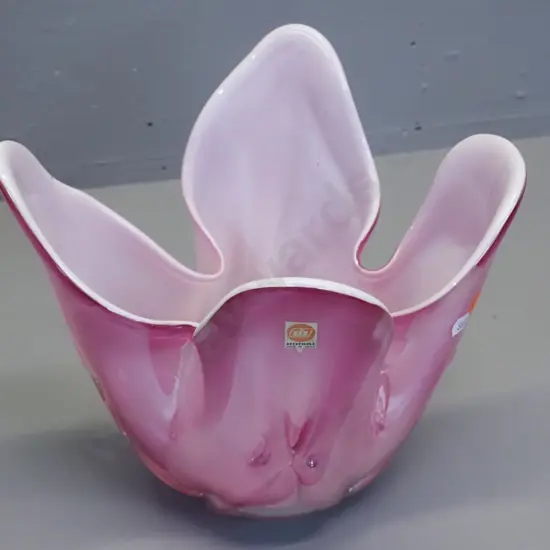 Hineri Japanese pink lustre white lined petal vase H-200 D-250