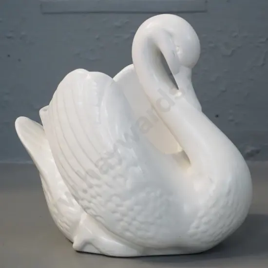 Crown Lynn? swan vase Marked only "2147" H-160 L-180